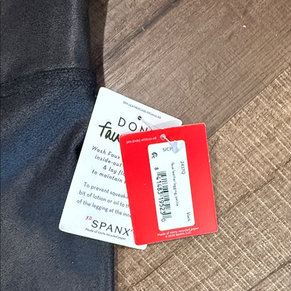 SPANX faux leather  Leggings - Picture 5 of 11